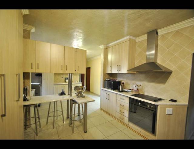 4 BEDROOM HOUSE FOR SALE IN DAWN PARK